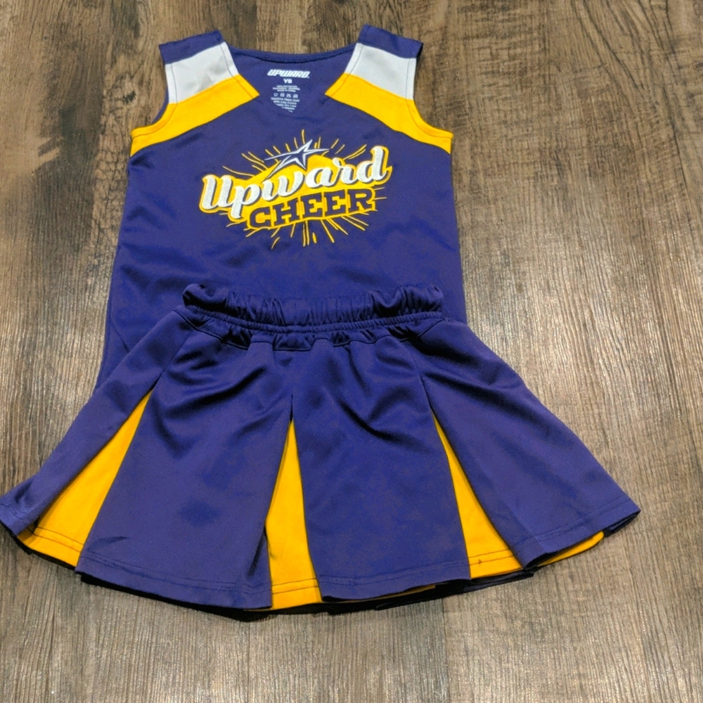 Super cute cheer outfit